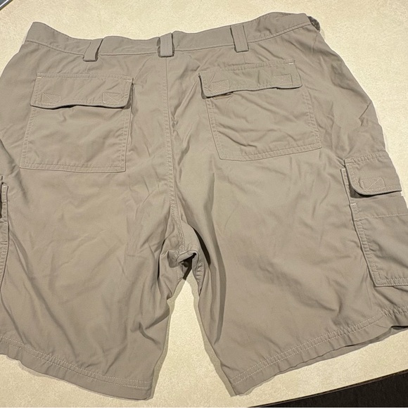Duluth Trading Men's Tan Cargo Shorts - Picture 2 of 3